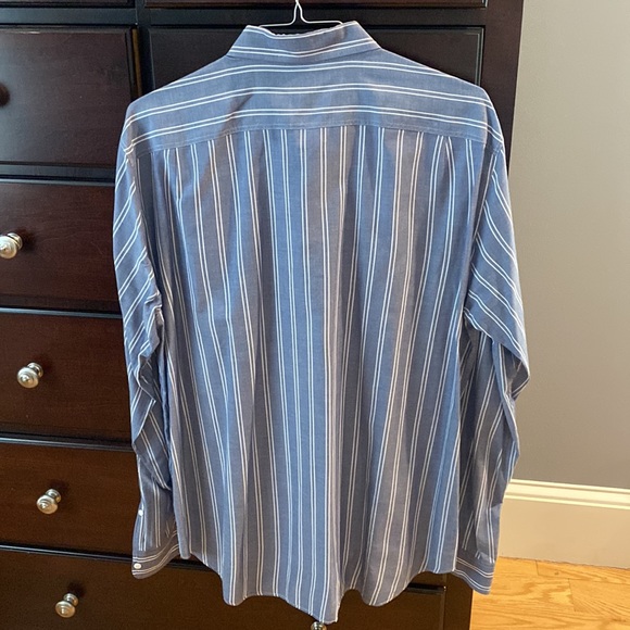 J. Crew Lightweight Chambray Buttondown, XL EUC - Picture 5 of 5